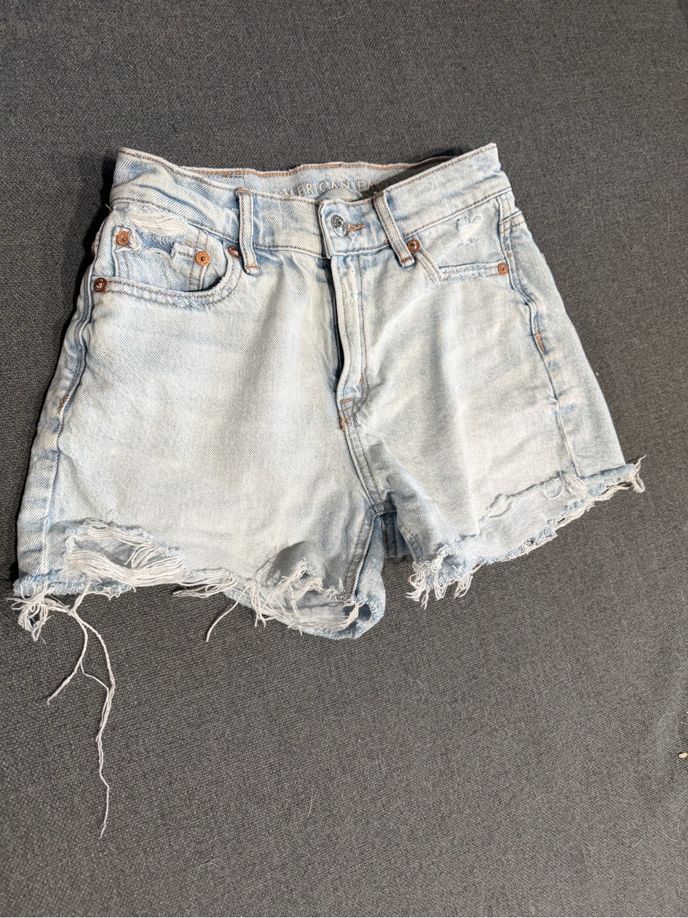 American Eagle Strigid Distressed Denim Shorts 000